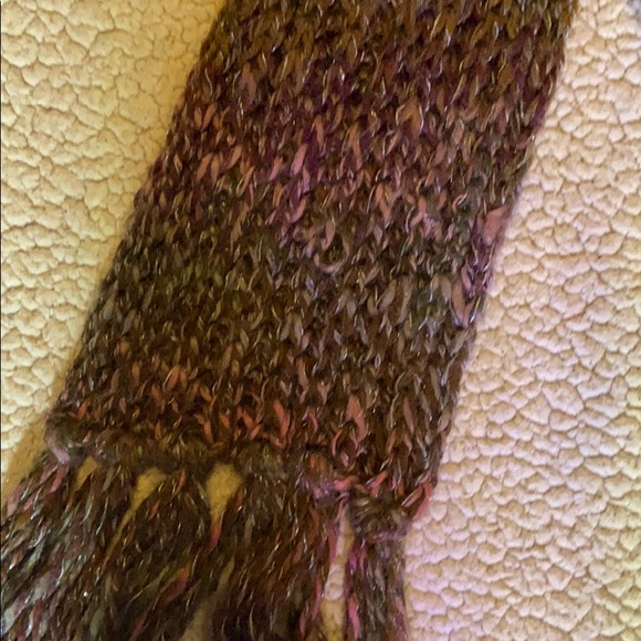 Hand-Knitted SCARF - Picture 3 of 3